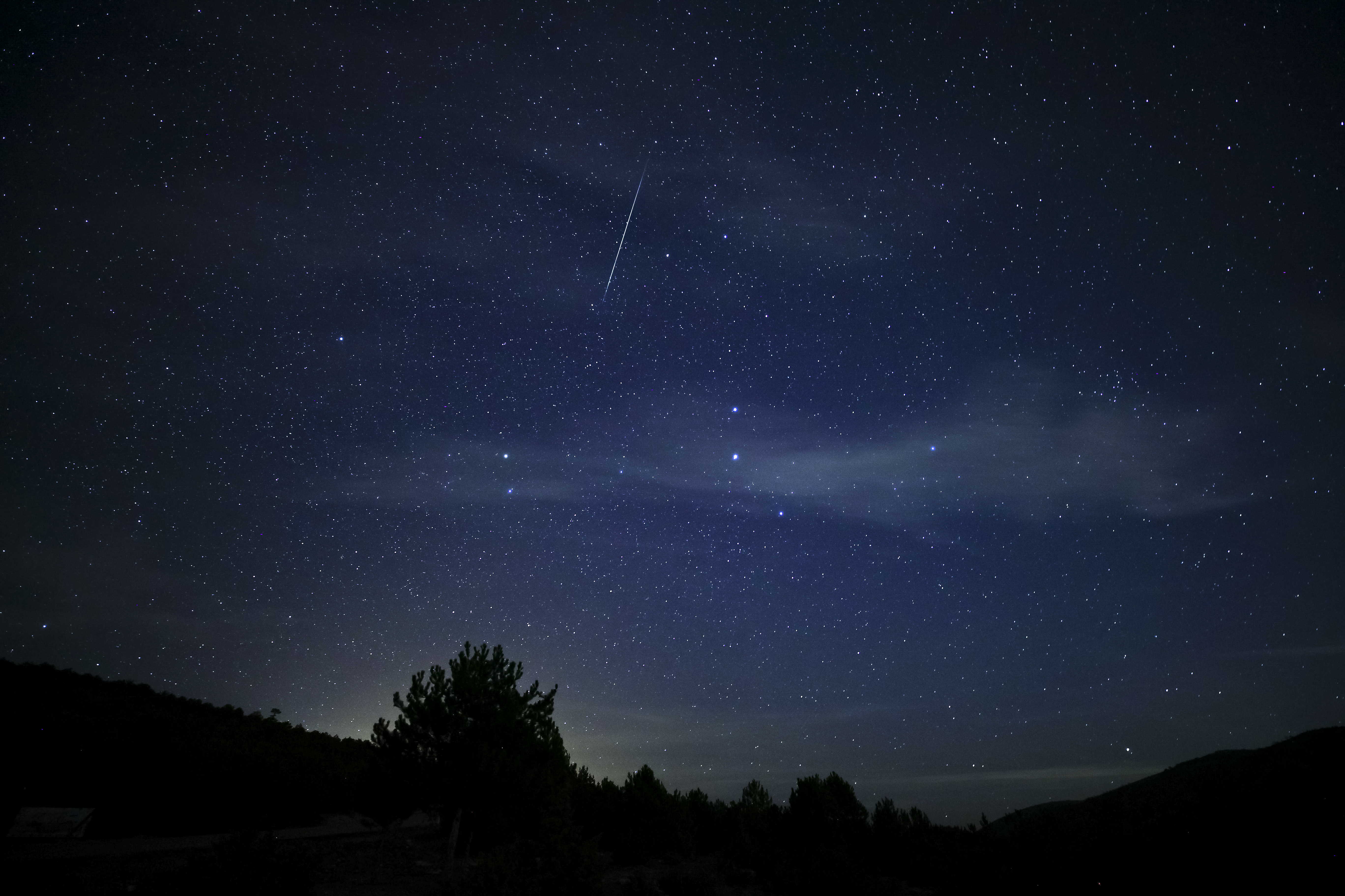 The meteor shower can be seen with the naked eye.